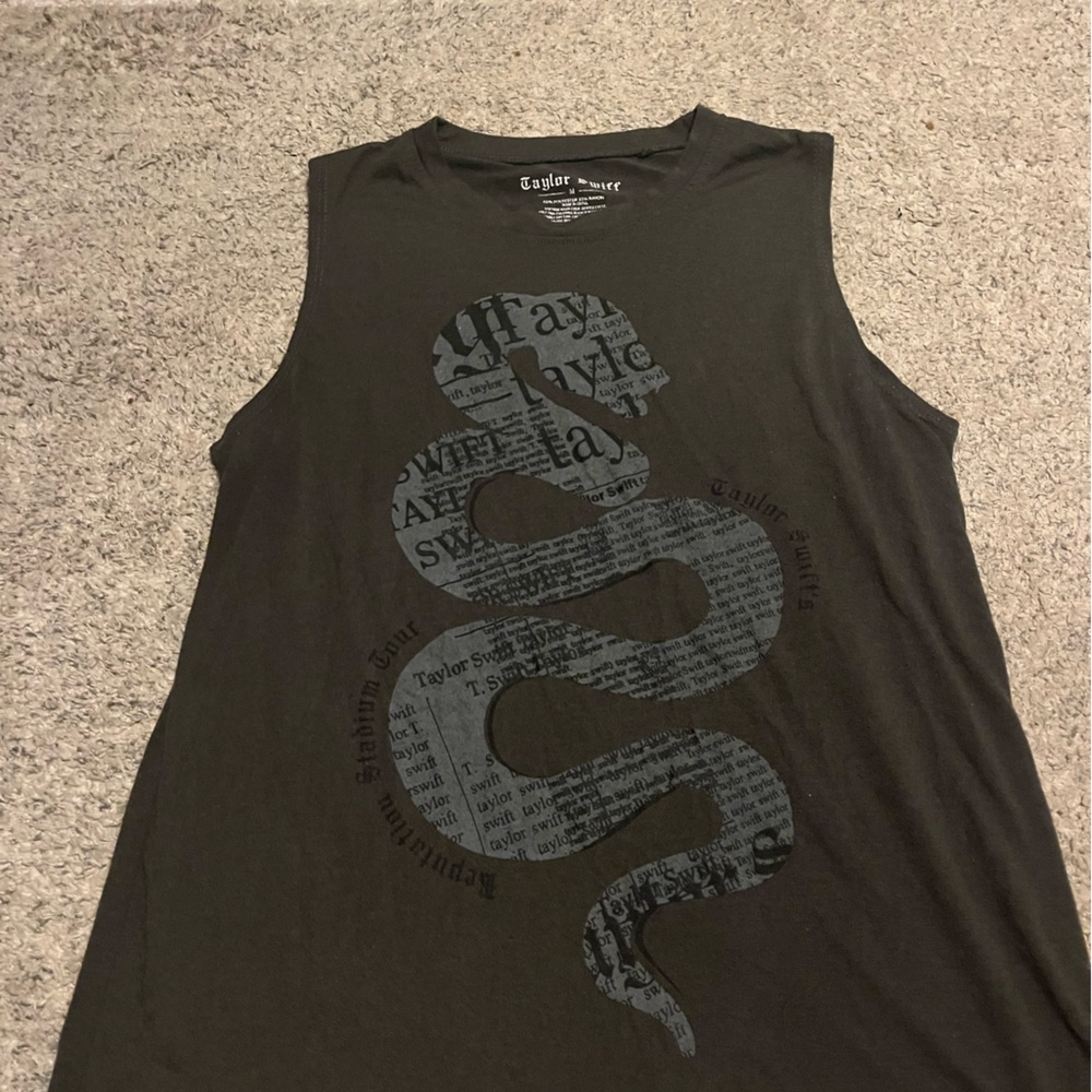 Reputation tour tank